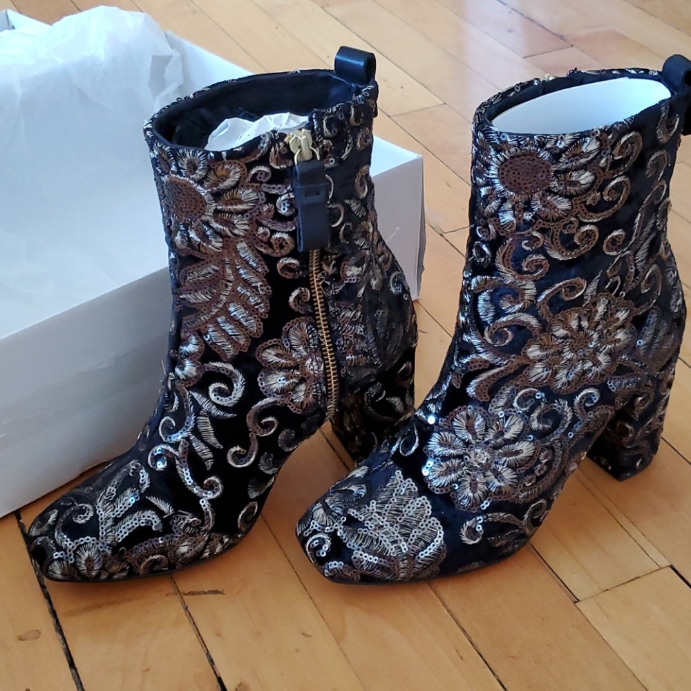 L'intervalle Nerina Black Embroidered Boot Sz 36